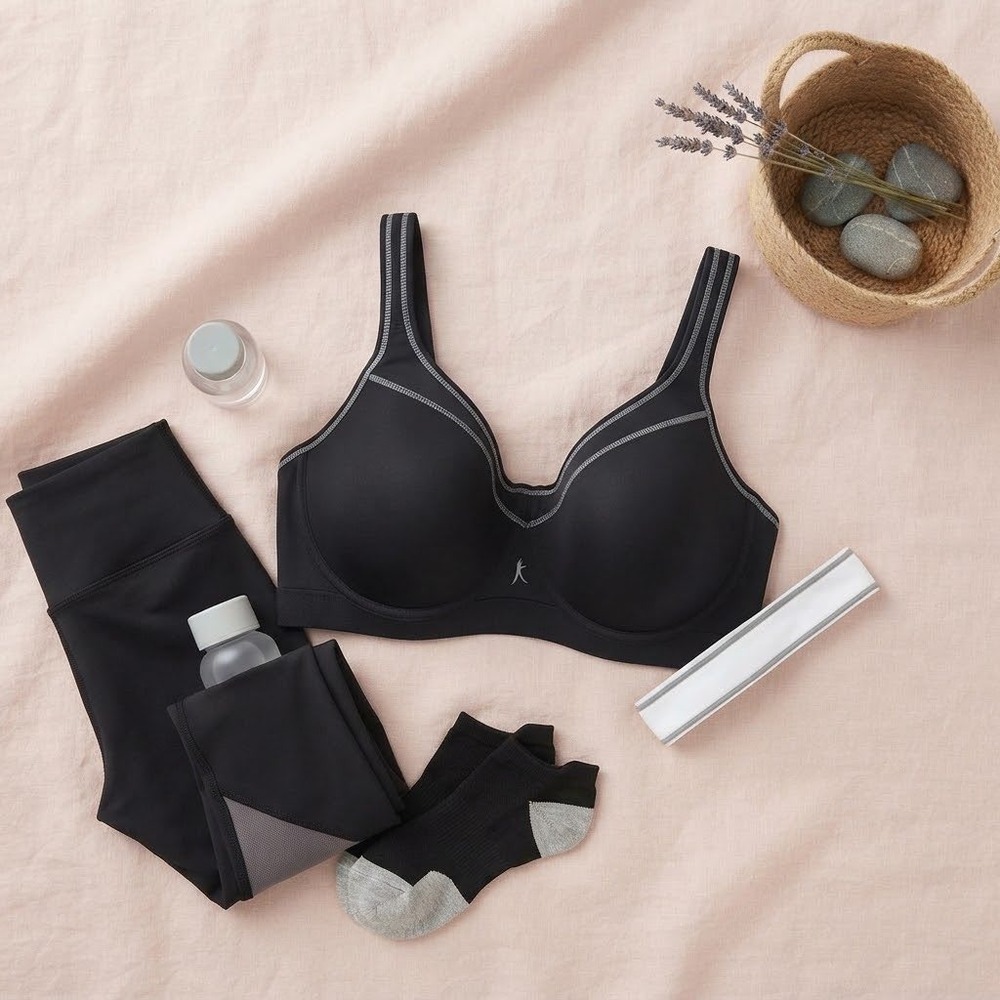 Danskin Now Black High Impact Sports Bra 38D Molded Cups Adjustable Straps